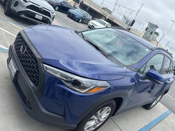 TOYOTA COROLLA CROSS 2022 7MUCAAAG2NV021633 image